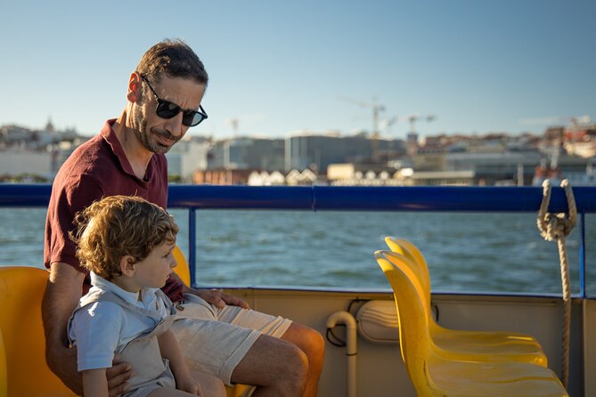 Lisbon Boat Cruise - A calm way to cross Lisbon from the Tagus