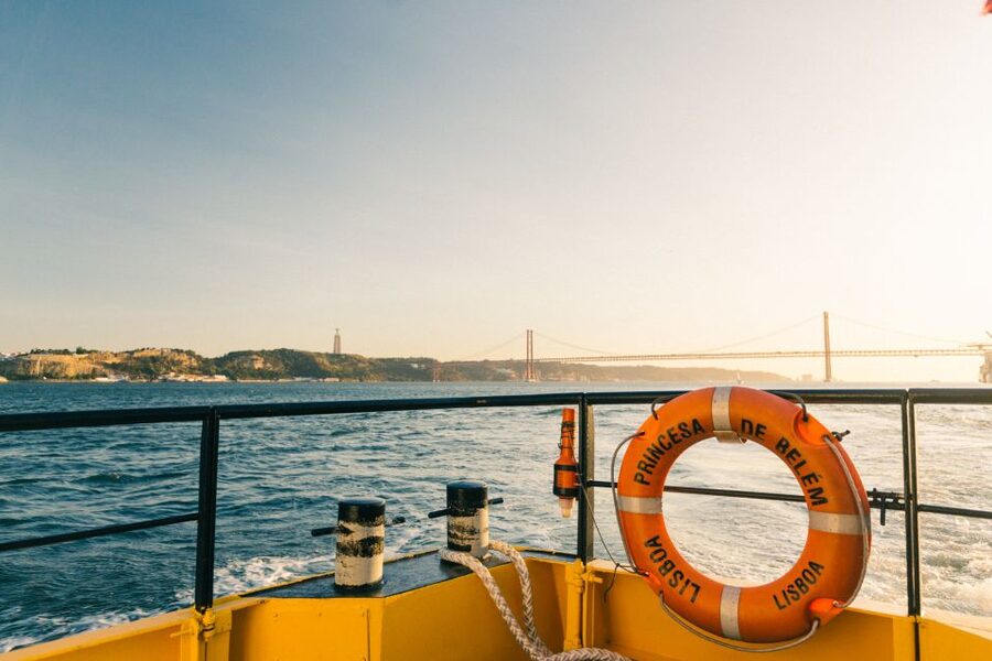 Lisbon: Boat Tour Ticket and Hop-on Hop-off 48-Hour Bus. - Key points to know before you book