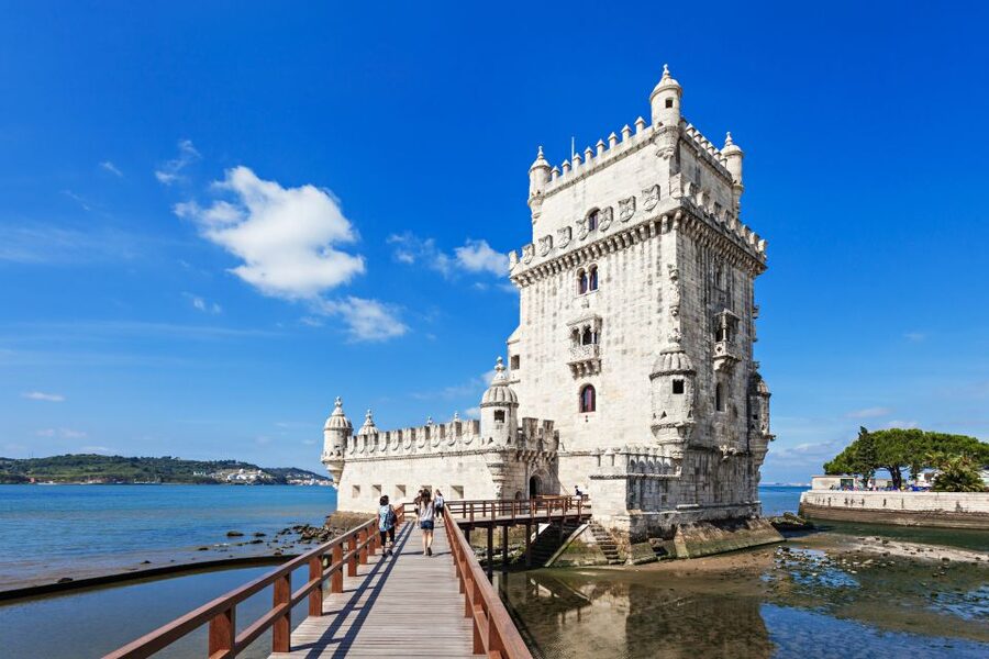 Lisbon: Boat Tour Ticket and Hop-on Hop-off 48-Hour Bus. - Audio guides, seating, and small practical details