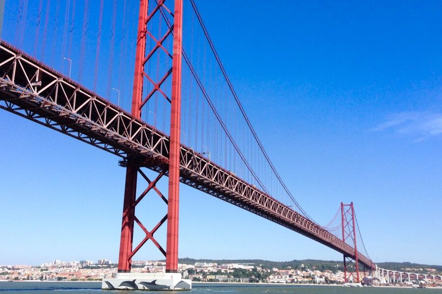 Lisbon: Boat Tour Ticket and Hop-on Hop-off 48-Hour Bus. - Who gets the most from this experience