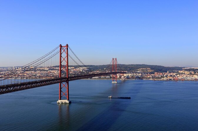 Lisbon: Catamaran Luxury Sunset and Wine Tour - Key points for your Lisbon sunset cruise