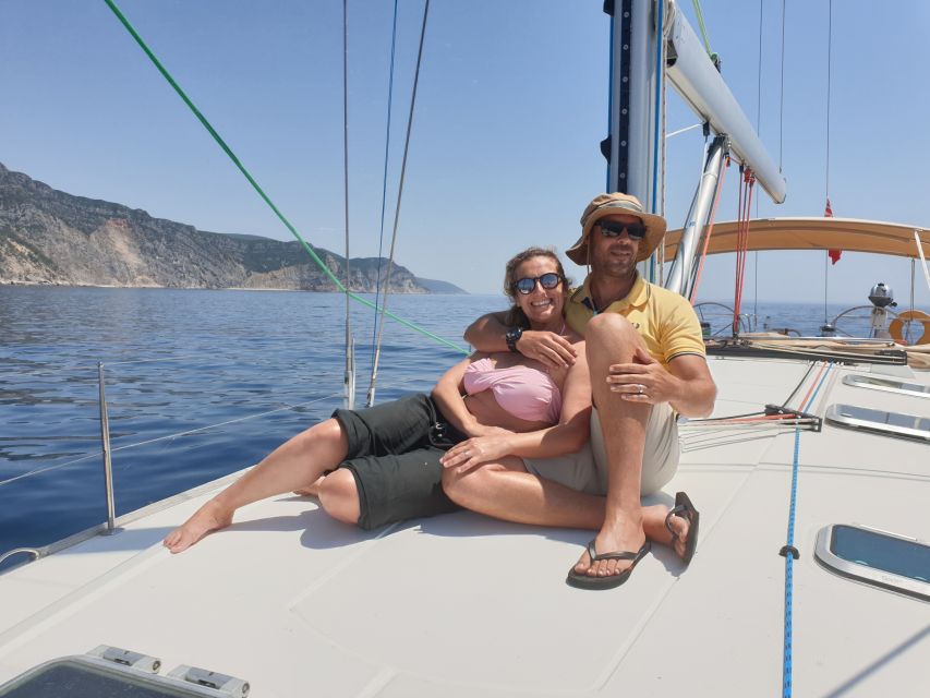 Lisbon: Champagne Sailing Tours - Belém Tower and the monuments of discovery