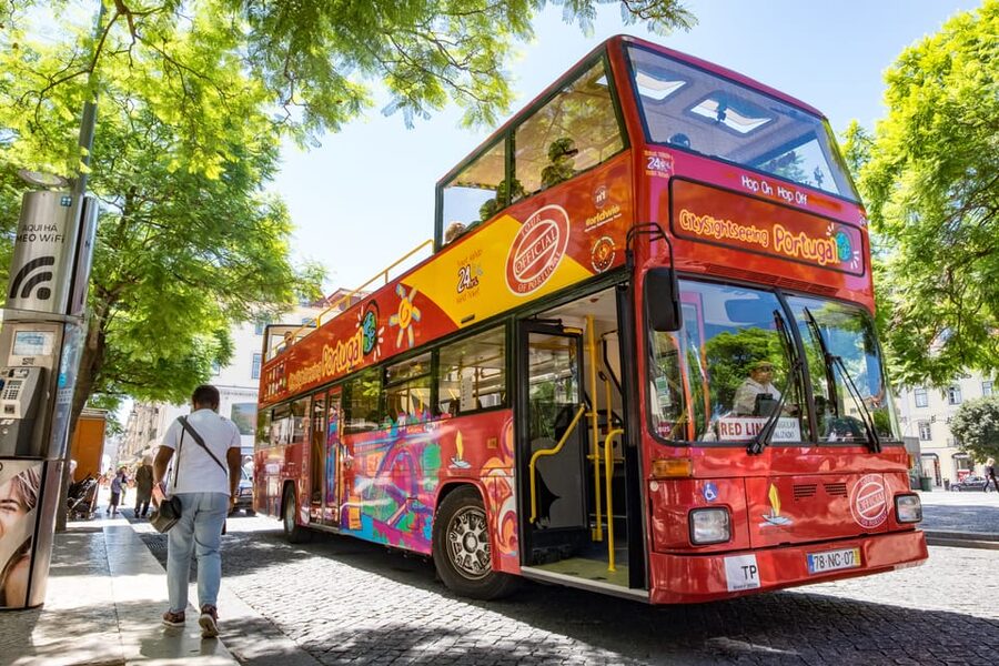 Lisbon: City Sightseeing Hop-On Hop-Off Bus Tour - Getting your bearings from Praça do Marquês de Pombal