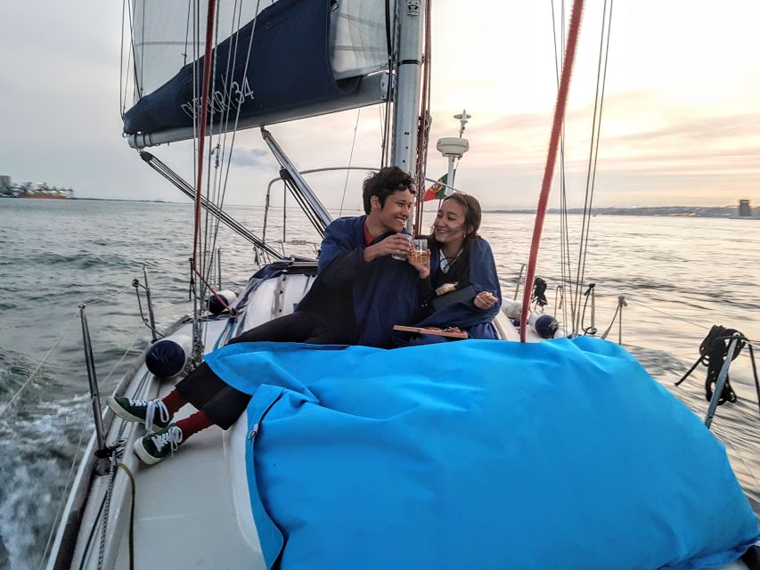 Lisbon: City Skyline Sailboat Cruise with Drink and Snacks - From Santo Amaro to Praça do Comércio