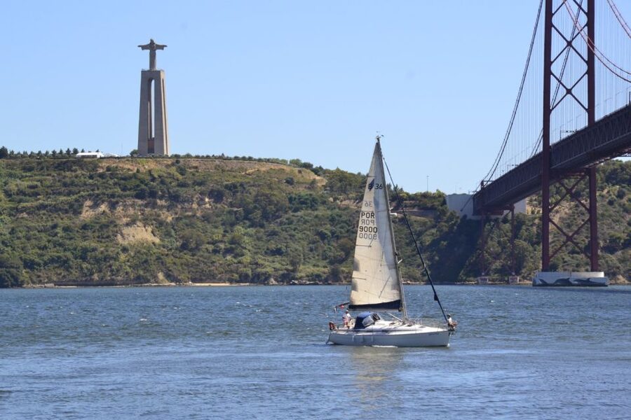 Lisbon: Day and Sunset Tour on the Tagus River - Terreiro do Paço and the heart of Lisbon