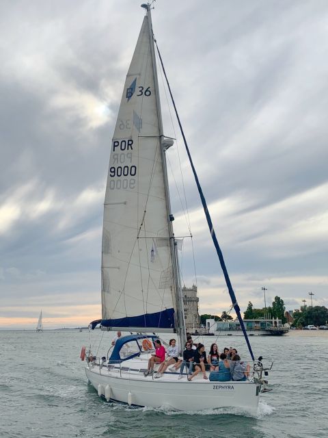 Lisbon: Day and Sunset Tour on the Tagus River - The 25 de Abril Bridge and the sunset finish