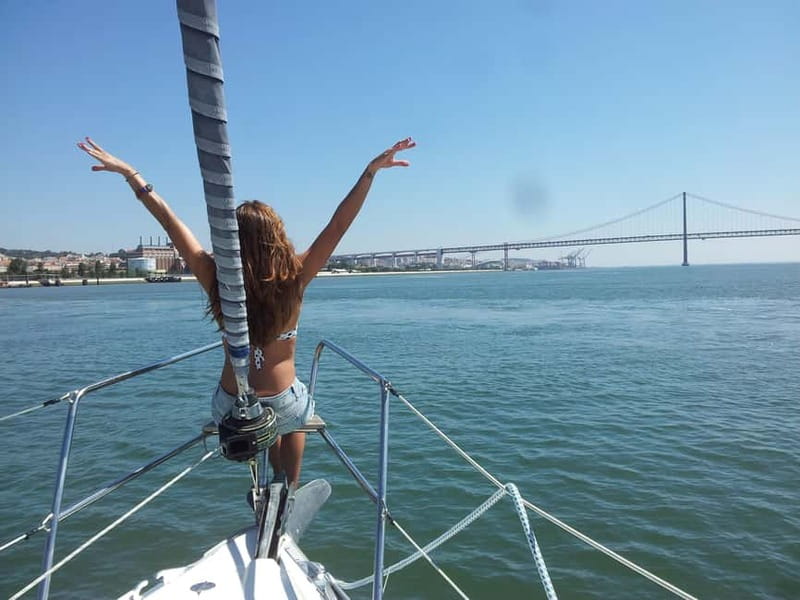 Lisbon: Daytime or Sunset Boat Cruise with History and Wine - Praça do Comércio, Chiado, and Time Out Market