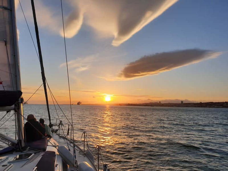 Lisbon: Daytime or Sunset Boat Cruise with History and Wine - Starting at Belém beside the Discoveries Monument