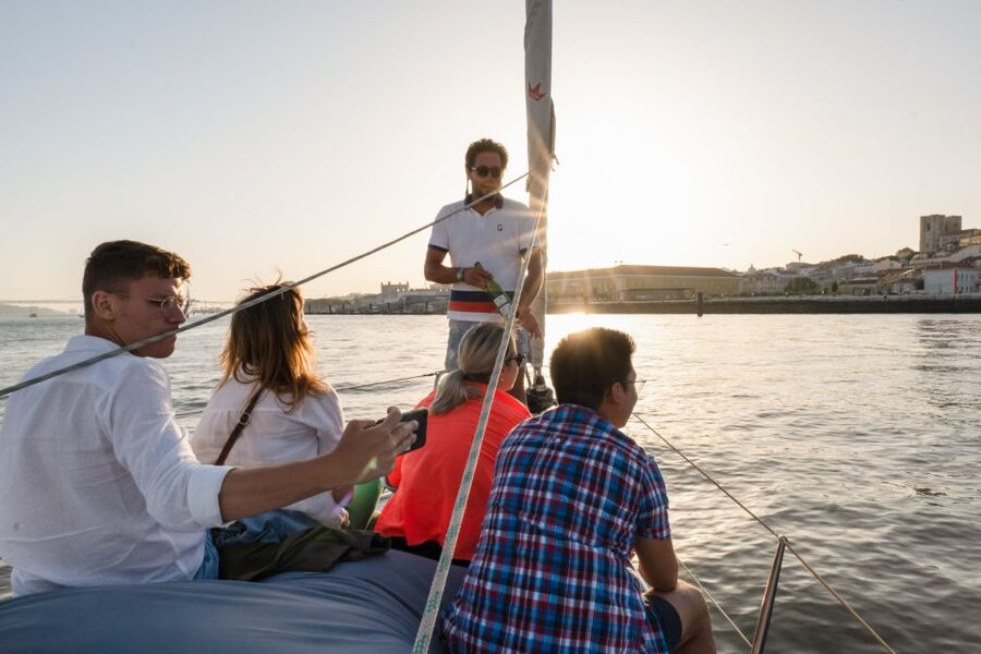 Lisbon: Daytime/Sunset/Night City Sailboat Tour with Drink - Key points before you book
