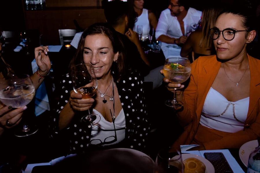 Lisbon: Erotic Cabaret Show and Dinner - How the sensual cabaret fits around dinner