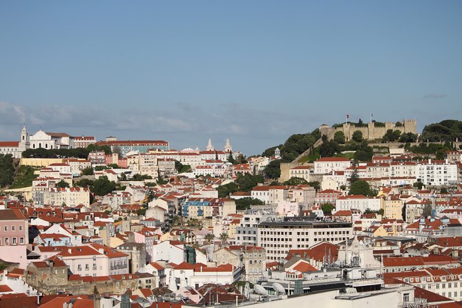 Lisbon Essential Walking Tour: History, Stories and Lifestyle - San Roque hides a lavish interior