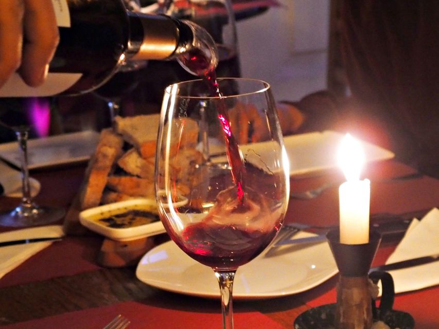 Lisbon: Evening Local Food Crawl with Drink Pairings - Key points at a glance