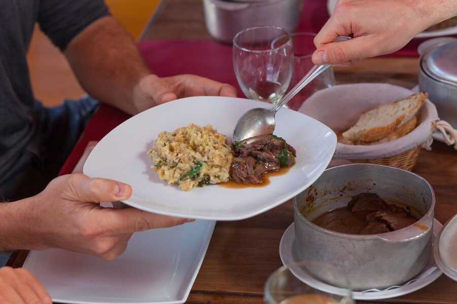 Lisbon: Evening Local Food Crawl with Drink Pairings - Guides who make the difference