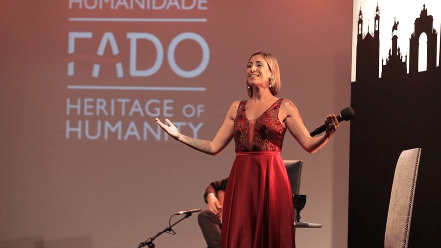 Lisbon: Fado in Chiado Live Show - The Singers, Guitars, and Portuguese Sound