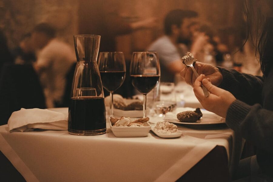 Lisbon: Fado Night with Dinner in a Typical Fado House - What dinner is like at Mesa de Frades