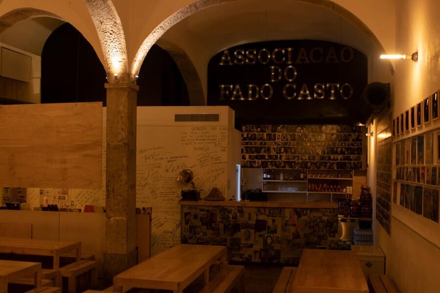 Lisbon: Fado Night with Dinner with Live Performance - Three hours of singers and guitars