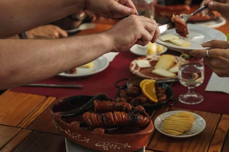 Lisbon: Food Crawl Walking Tour with Local Tastings - What you eat: eight tastes with a Portuguese thread