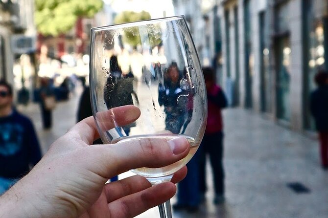 Lisbon Food Tour with 10+ Tastings of Local Delicacies & Wines - Practical details that can save your afternoon