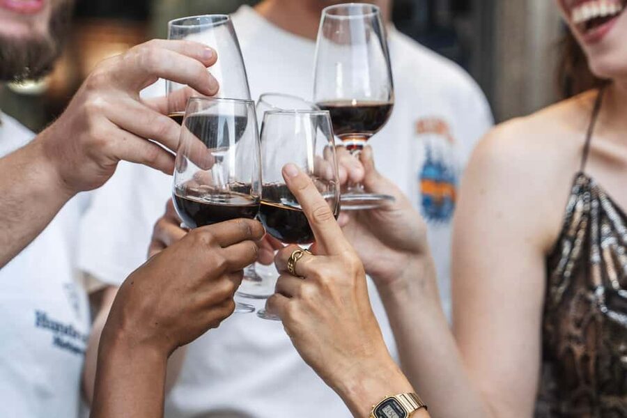 Lisbon: Food Tour with Local Tastings and Drinks - Baixa de Lisboa: food between the landmarks