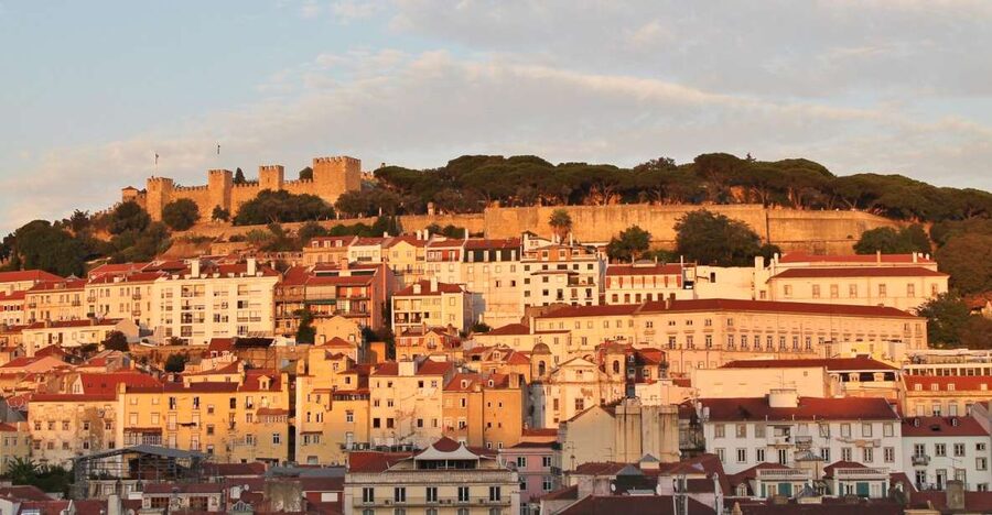 Lisbon: Full-Day Private Walking Sightseeing Tour - Pasteis de nata and a useful food stop