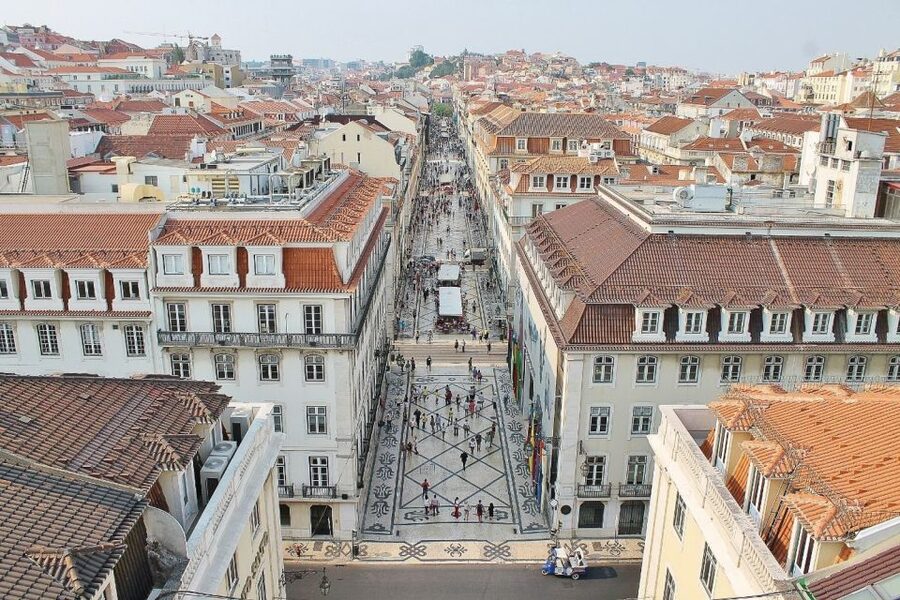 Lisbon: Full-Day Private Walking Sightseeing Tour - Walking conditions, weather, and access