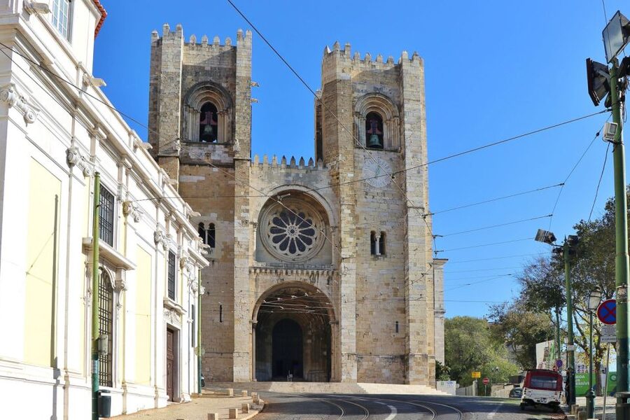 Lisbon: Full-Day Private Walking Sightseeing Tour - São Jorge Castle and the cost of going inside
