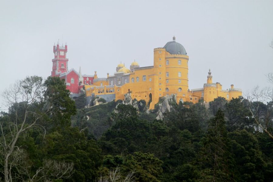 Lisbon: Full-Day Sintra and Cascais Tour - Why this route works so well from Lisbon