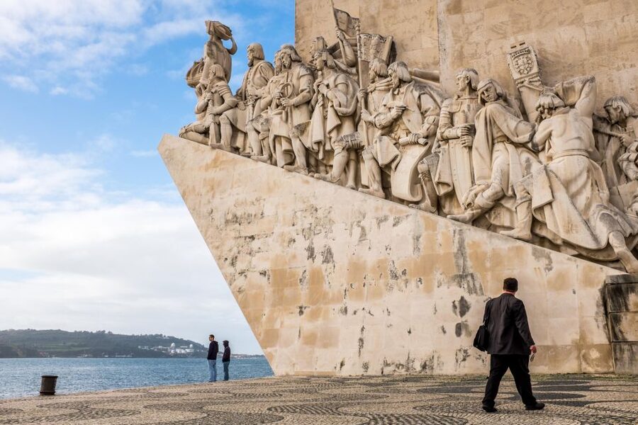 Lisbon: Half-Day City Tour - Alfama and the digital walking tour