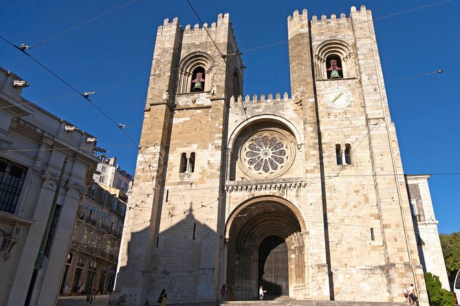 Lisbon Highlights - Private Tour with Van and Local Guide - Baixa and Praça do Comércio
