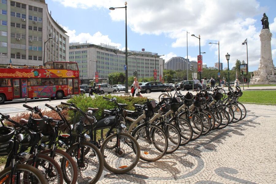 Lisbon: Hills, Alfama, and Mouraria Tour by Electric Bike - Price, group size, and practical value