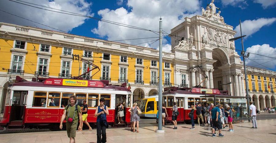 Lisbon: Hills Red Tram Tour by Tram 28 Route 24-Hour Ticket - Key points to know before boarding