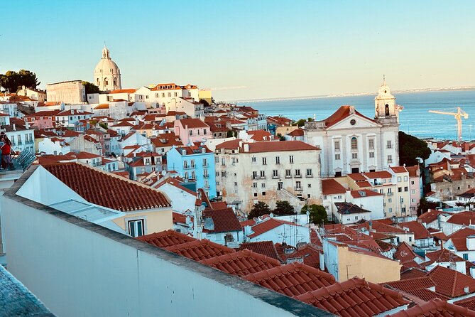 Lisbon: Historic City Tour by Tuk-Tuk - Climbing Graça and Senhora do Monte