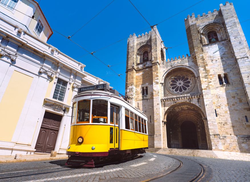 Lisbon: Historical Tour on a Tukxi - Graça and Lisbon’s upper viewpoints