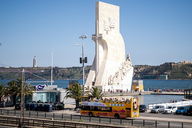 Lisbon Hop-On Hop-Off Bus Tour and River Cruise - Start at Restauradores and get your bearings