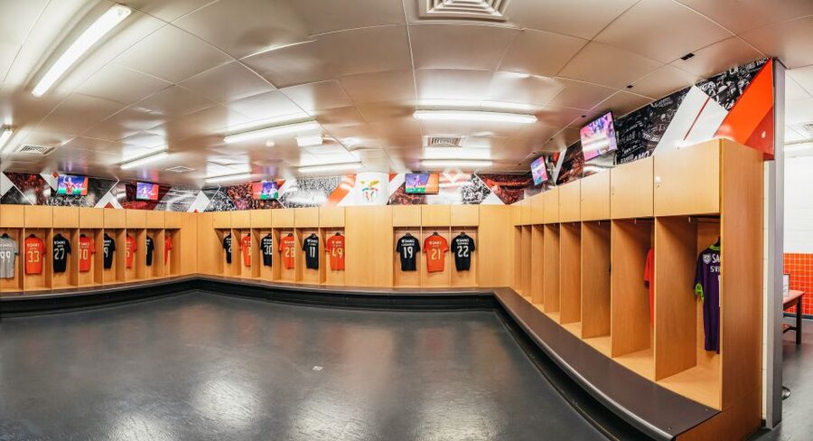 Lisbon: Luz Stadium Tour & SL Benfica Museum Ticket w/Scarf - Hall of Fame, VR, and the walk to the pitch