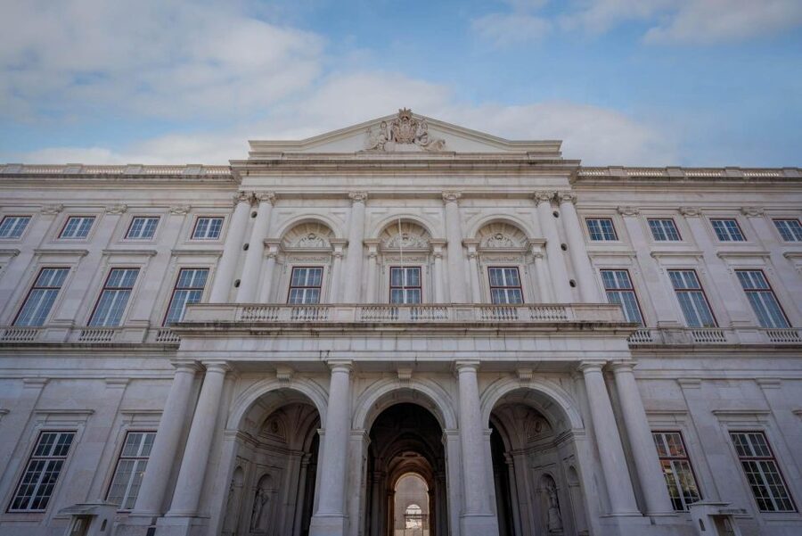 Lisbon: National Palace of Ajuda E-Ticket & City Audio Guide - The App and Ticket Process