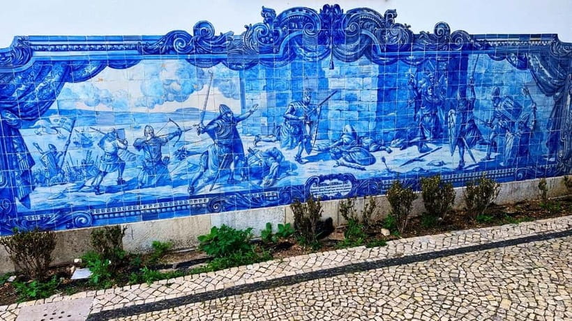 Lisbon: Old Town Tuk-Tuk Tour. - Returning through the center to Pink Street
