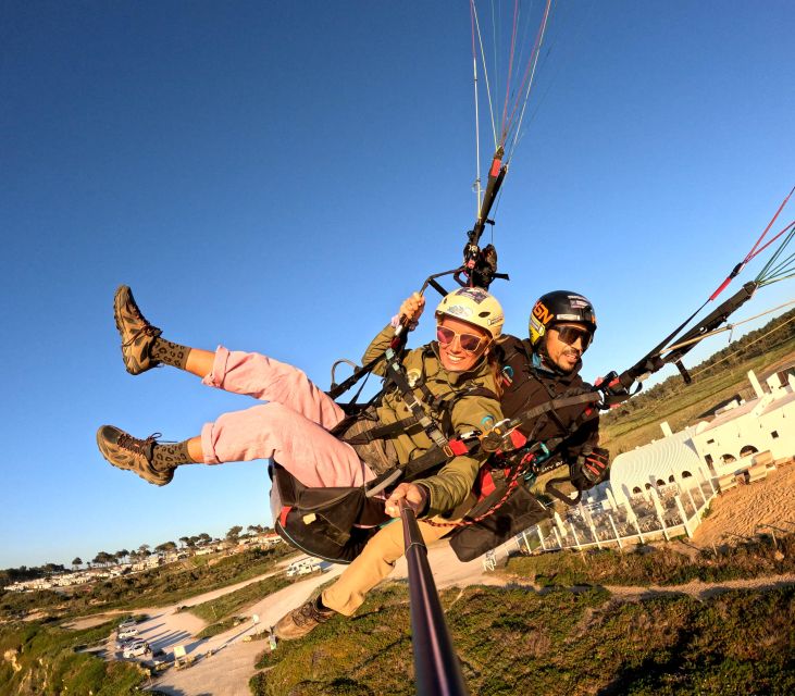 Lisbon: Paragliding Tandem Flight - Who should book this experience