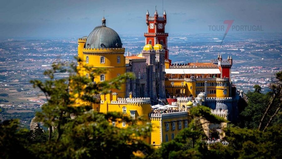 Lisbon: Pena Palace, Moorish Castle, Qta. Regaleira & Sintra - Pena Palace is colorful, crowded, and worth planning around