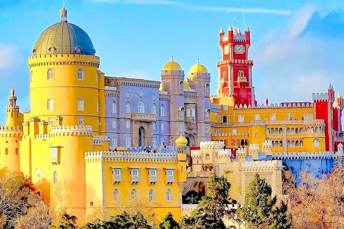 Lisbon: Pena Palace, Sintra CaboRoca Cascais Day Tour Small Group - Sintra Historic Center: One Hour for Food and Wandering