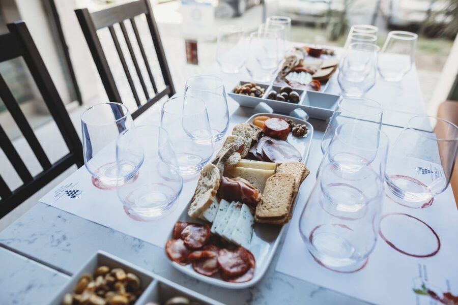 Lisbon: Portuguese Wine and Cheese Tasting with Lunch - Inside From The Vine before the doors open