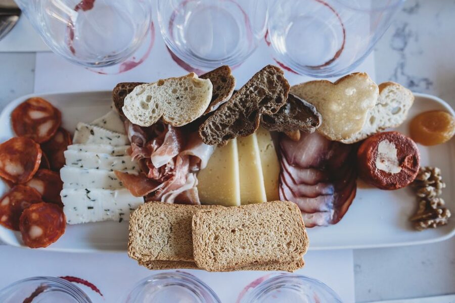 Lisbon: Portuguese Wine and Cheese Tasting with Lunch - A sociable group, not a private tasting