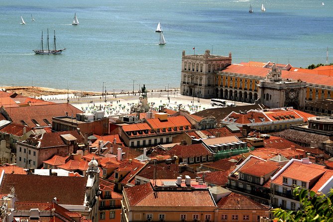 Lisbon Private And Customizable Half-Day Tour - Vehicle comfort, group size, and one important warning