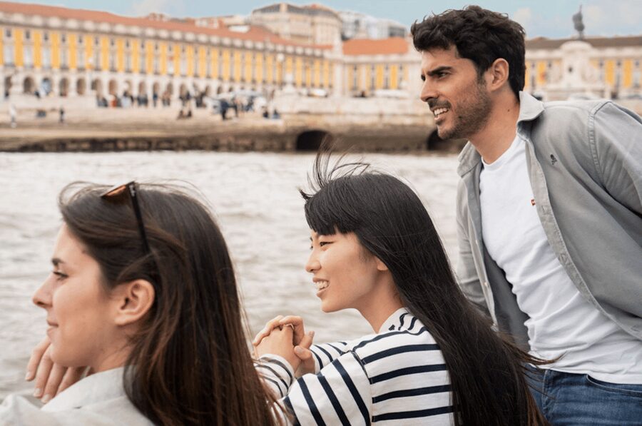 Lisbon: Private Boat Trip, Guided Walking Tour, Bike & Tram - What this five-hour Lisbon tour is really trying to do