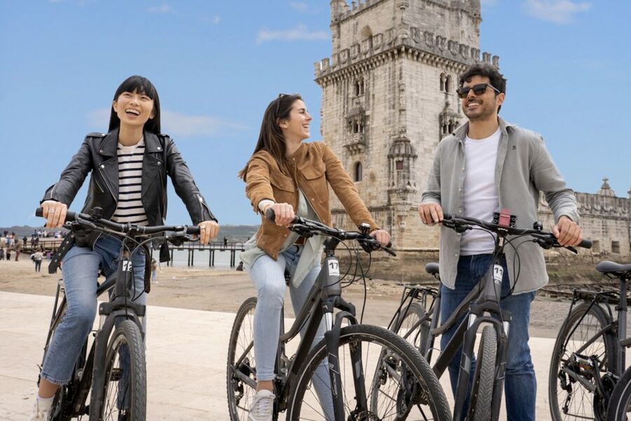 Lisbon: Private Boat Trip, Guided Walking Tour, Bike & Tram - Returning on the Tagus