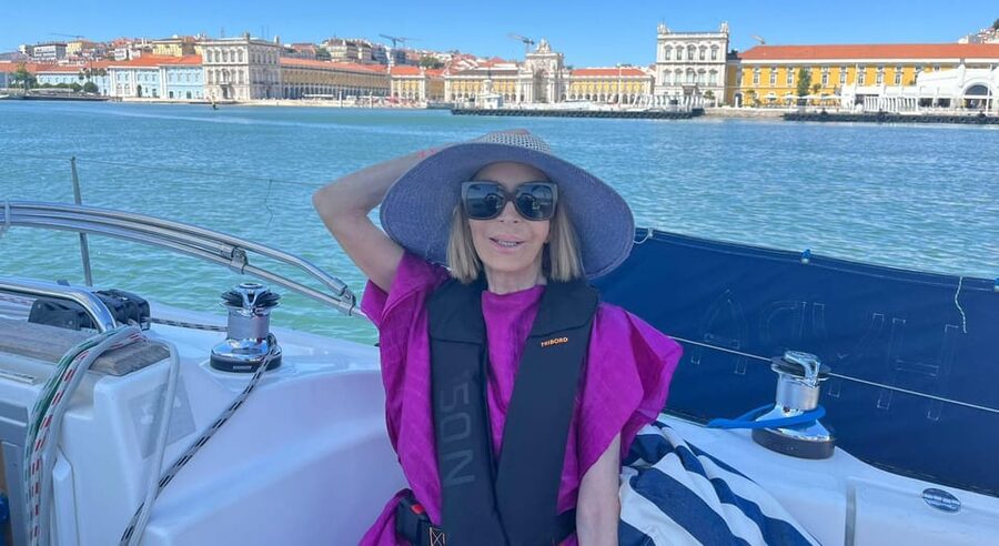 Lisbon: Private Boutique Boat Tour – Sail in Style - Belém Tower and the Monument to the Discoveries