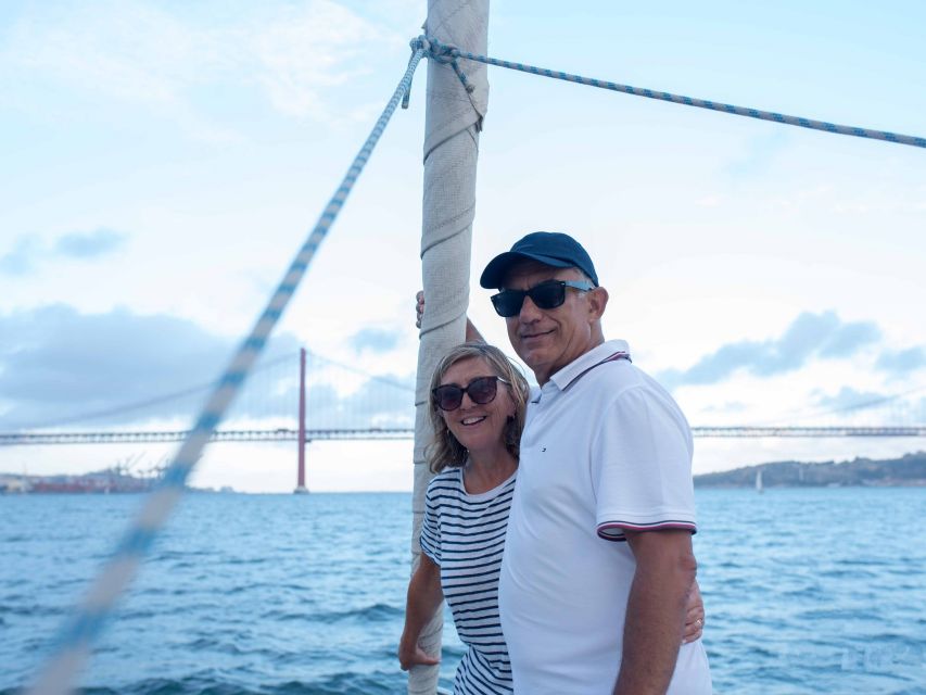 Lisbon: Private Boutique Boat Tour – Sail in Style - Meeting the HYPAFAMILY crew at Gate 1