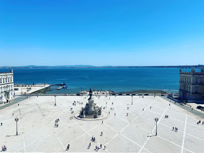 Lisbon: Private City Sightseeing Tour by Tuk-Tuk - Along the Tagus to Commerce Square