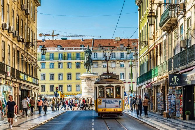 Lisbon Private Driver and Customizable Tour - Why a private car makes sense in Lisbon