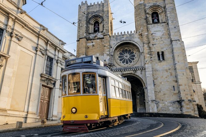 Lisbon Private Driver and Customizable Tour - Fatima and airport transfers